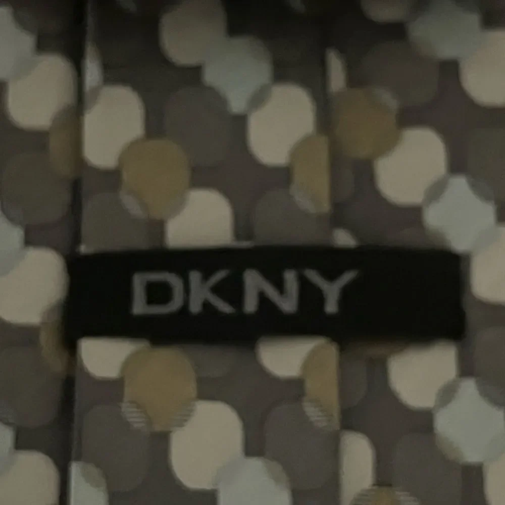 DKNY 100% Silk Designer Tie Gray Beige Geometric Business Casual Neutral Necktie